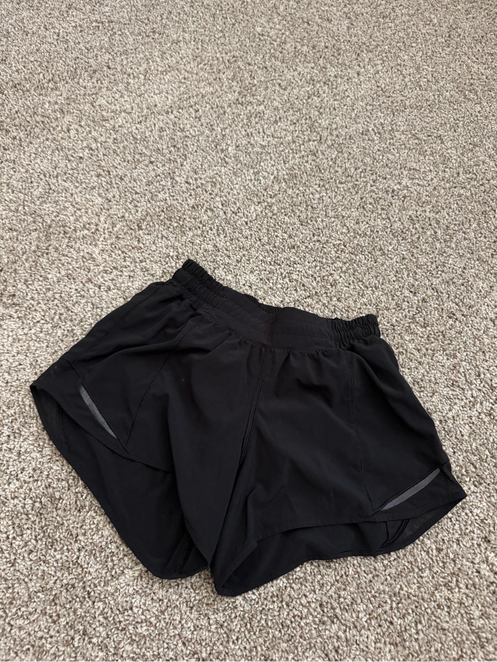 lululemon black hotty hot low rise 4”